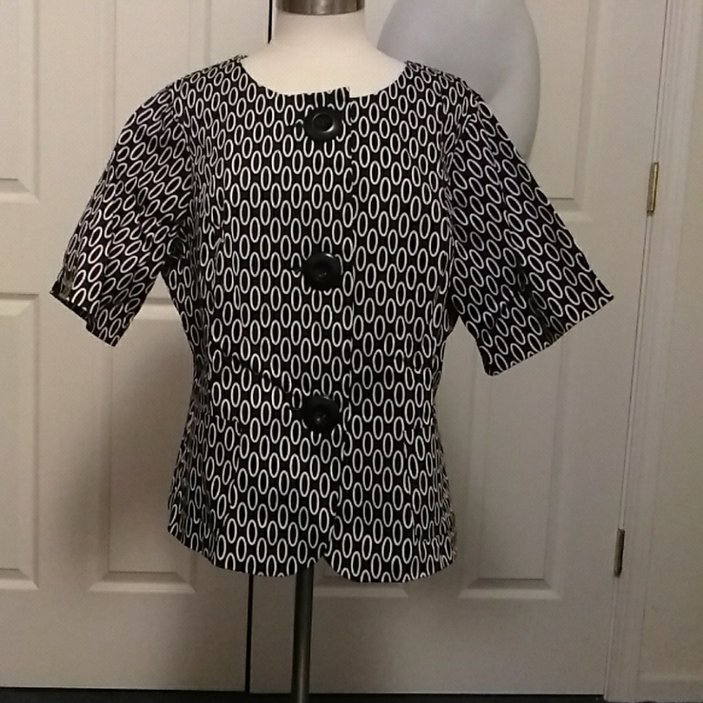 Black & White Top